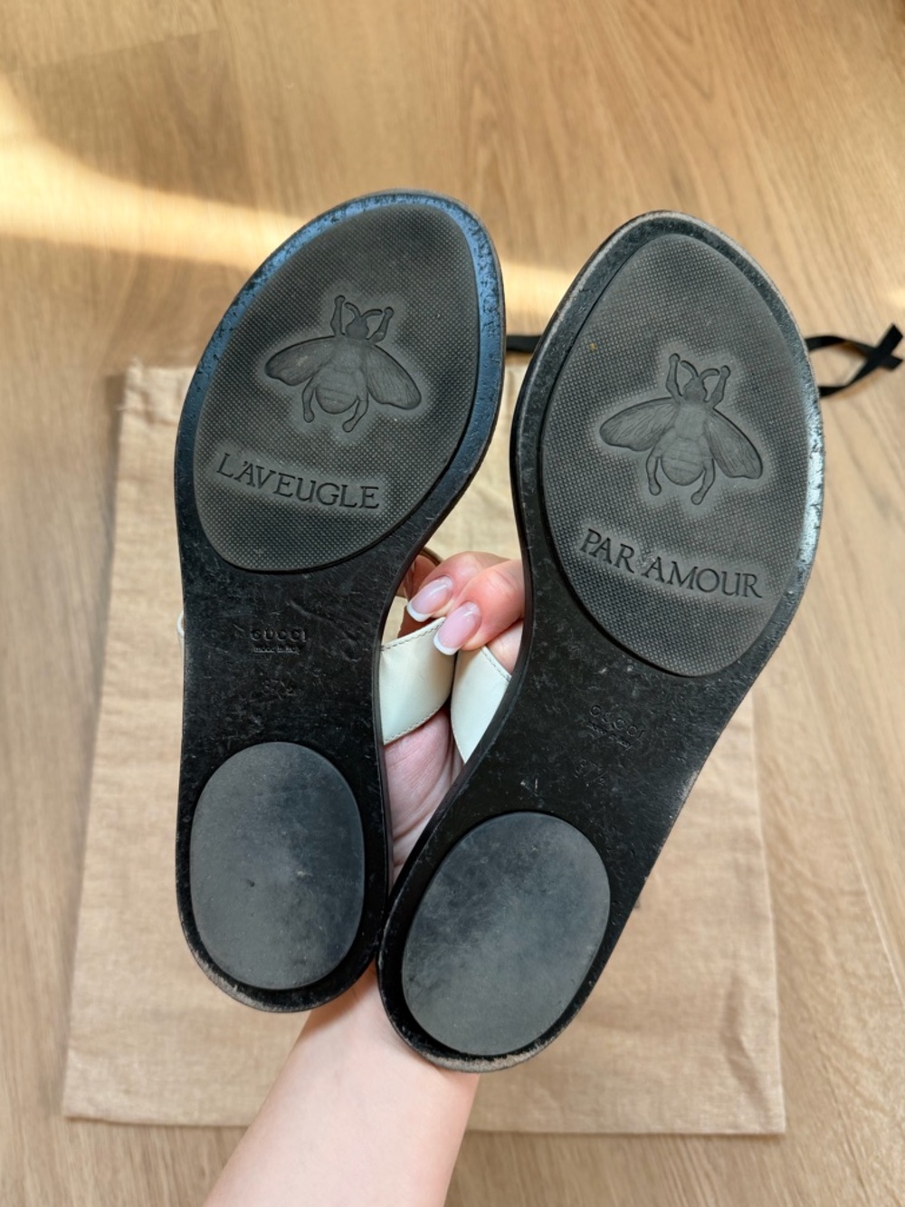 Gucci Cream Leather GG Thong Sandals with Gold Hardware - Picture 3 of 3